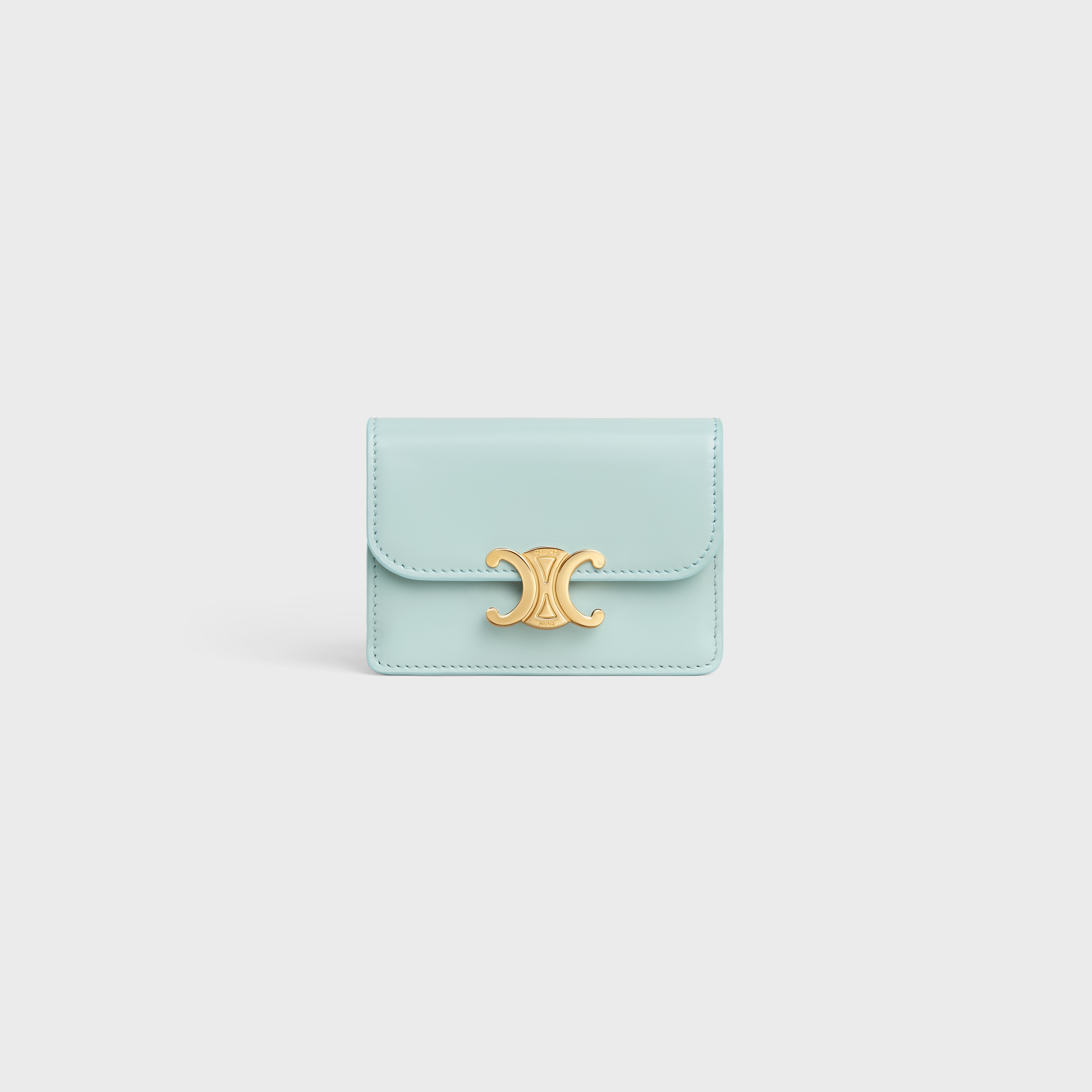 CARD HOLDER WITH FLAP TRIOMPHE IN Shiny calfskin - POWDER BLUE